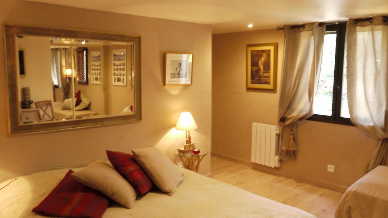 Longo Mai Bed & Breakfast ซิญองส์-ลาเกสกาด ภายนอก รูปภาพ