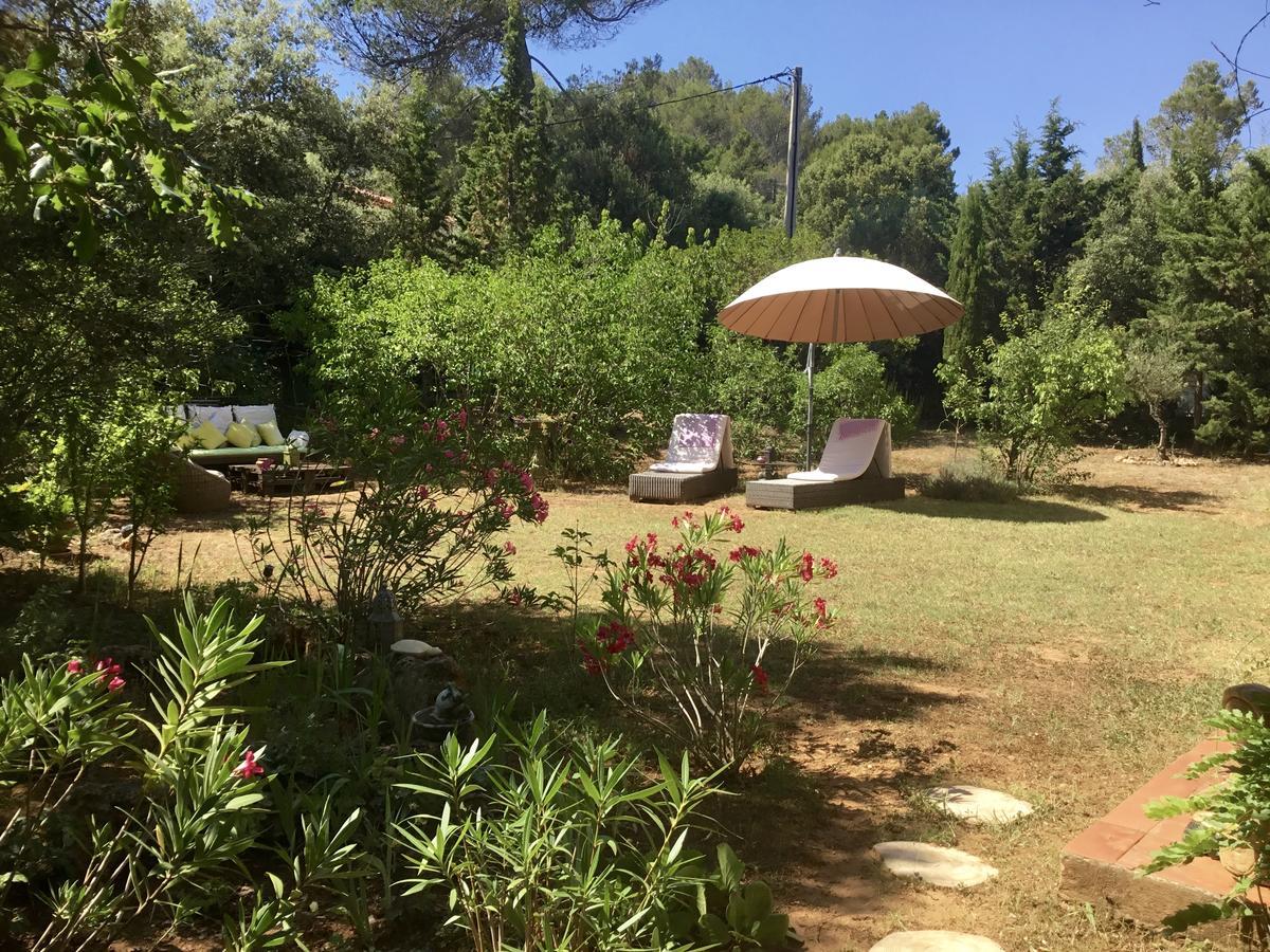 Longo Mai Bed & Breakfast ซิญองส์-ลาเกสกาด ภายนอก รูปภาพ