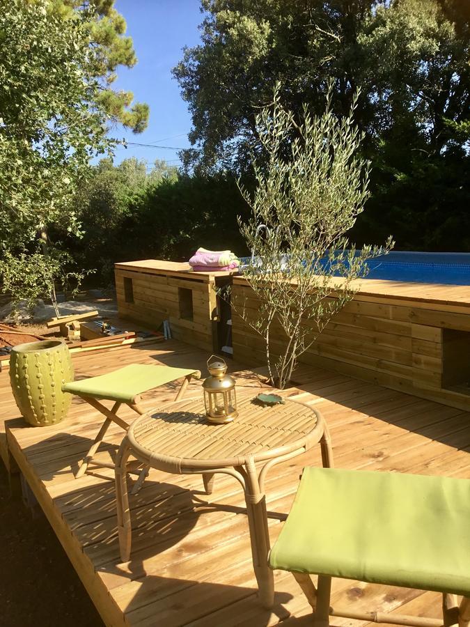 Longo Mai Bed & Breakfast ซิญองส์-ลาเกสกาด ภายนอก รูปภาพ